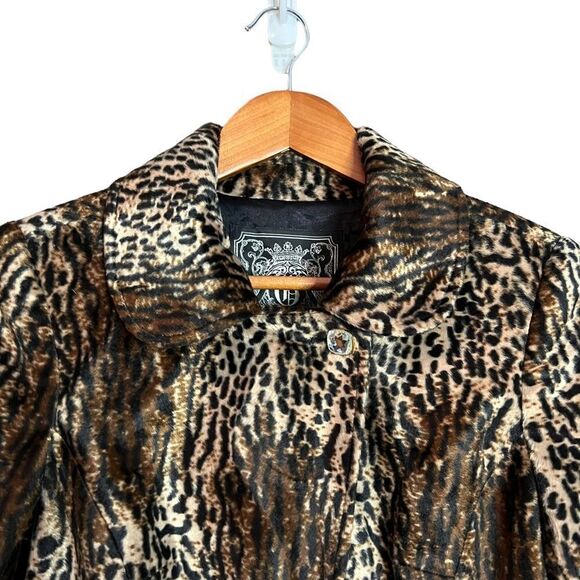 Guess Leonard print cropped blazer. Size medium - Picture 2 of 10